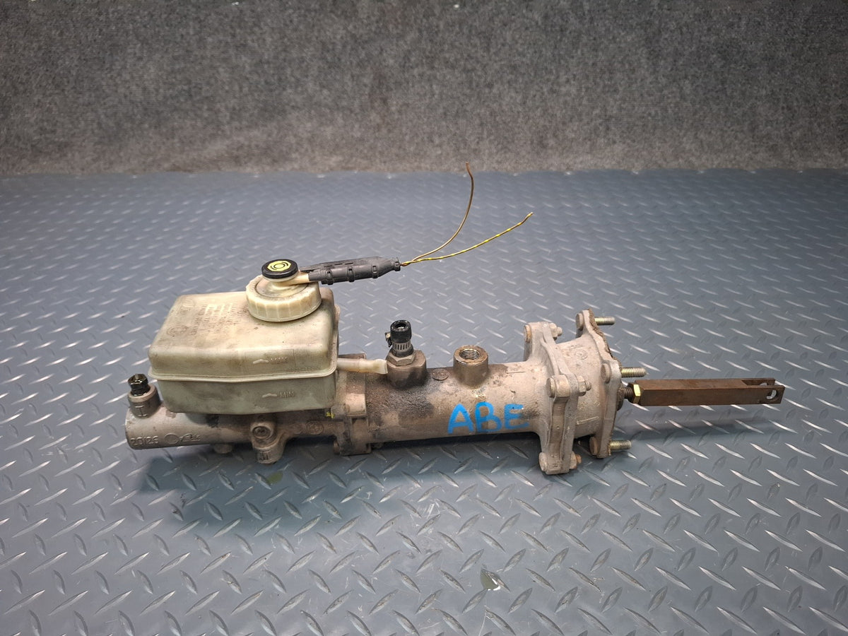 1994-1997 BMW E31 840Ci M62 Brake Master Cylinder w Fluid Reservoir Tank