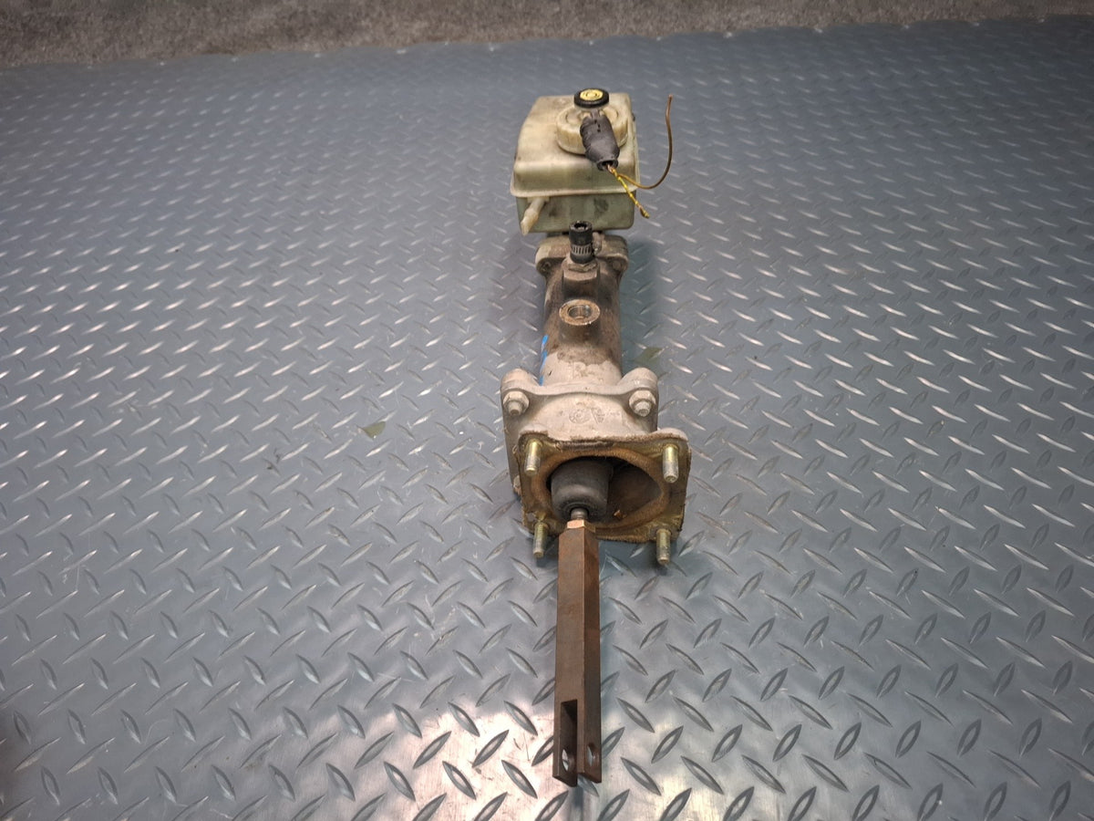 1994-1997 BMW E31 840Ci M62 Brake Master Cylinder w Fluid Reservoir Tank