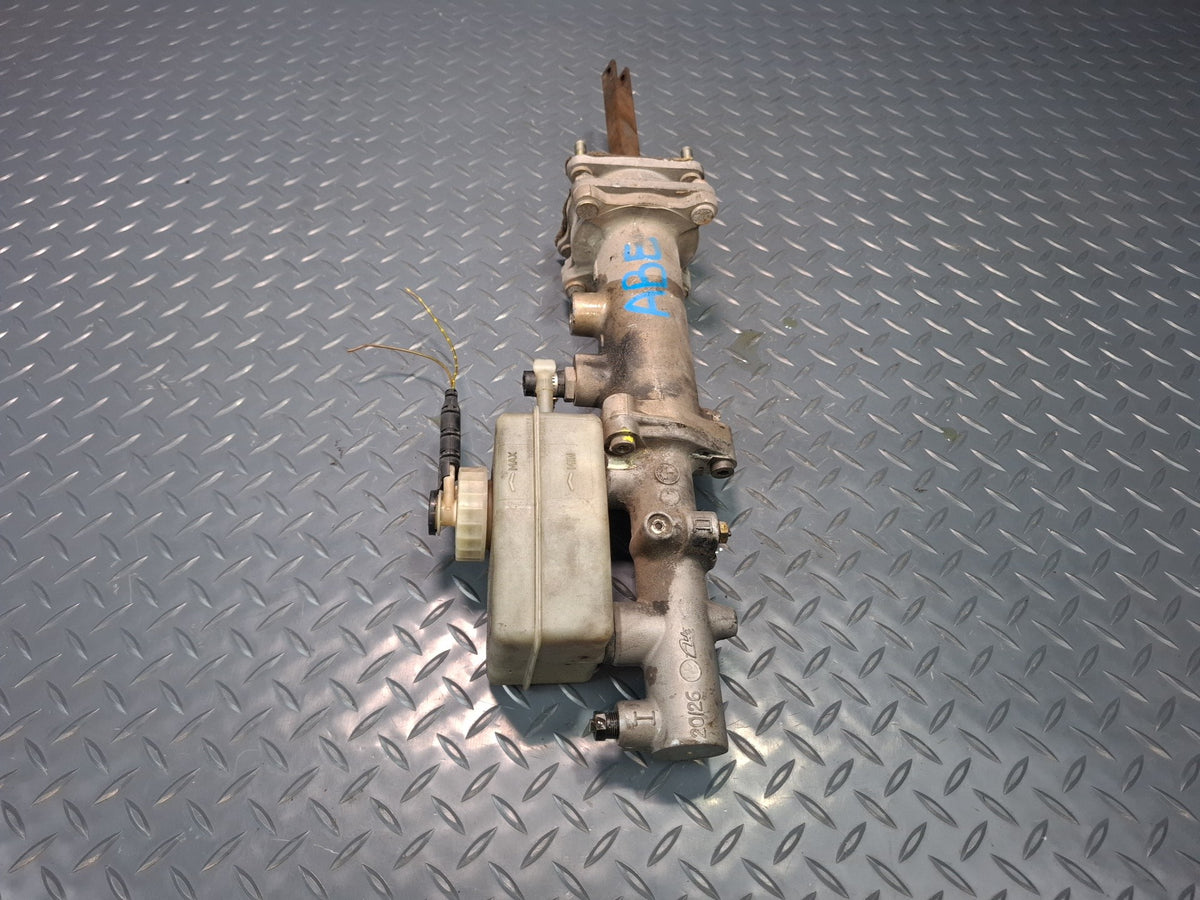 1994-1997 BMW E31 840Ci M62 Brake Master Cylinder w Fluid Reservoir Tank
