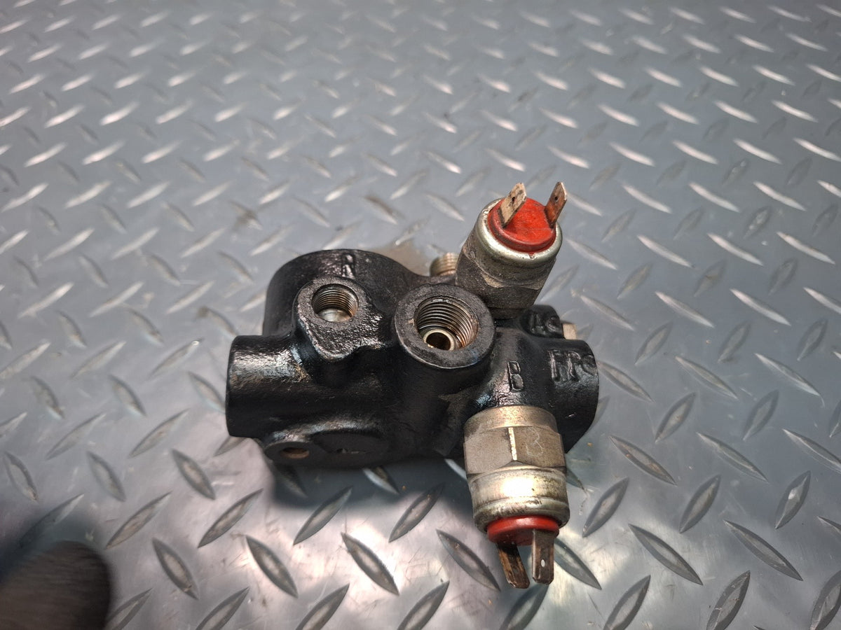1994-1997 BMW E31 840Ci Brake Pressure Control Valve Switch
