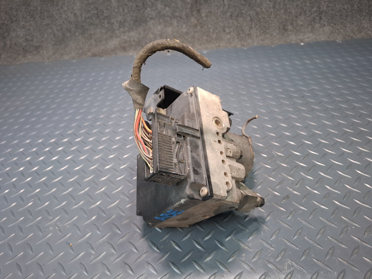1994-1997 BMW E31 840Ci Anti Lock Brake ABS Pump Module