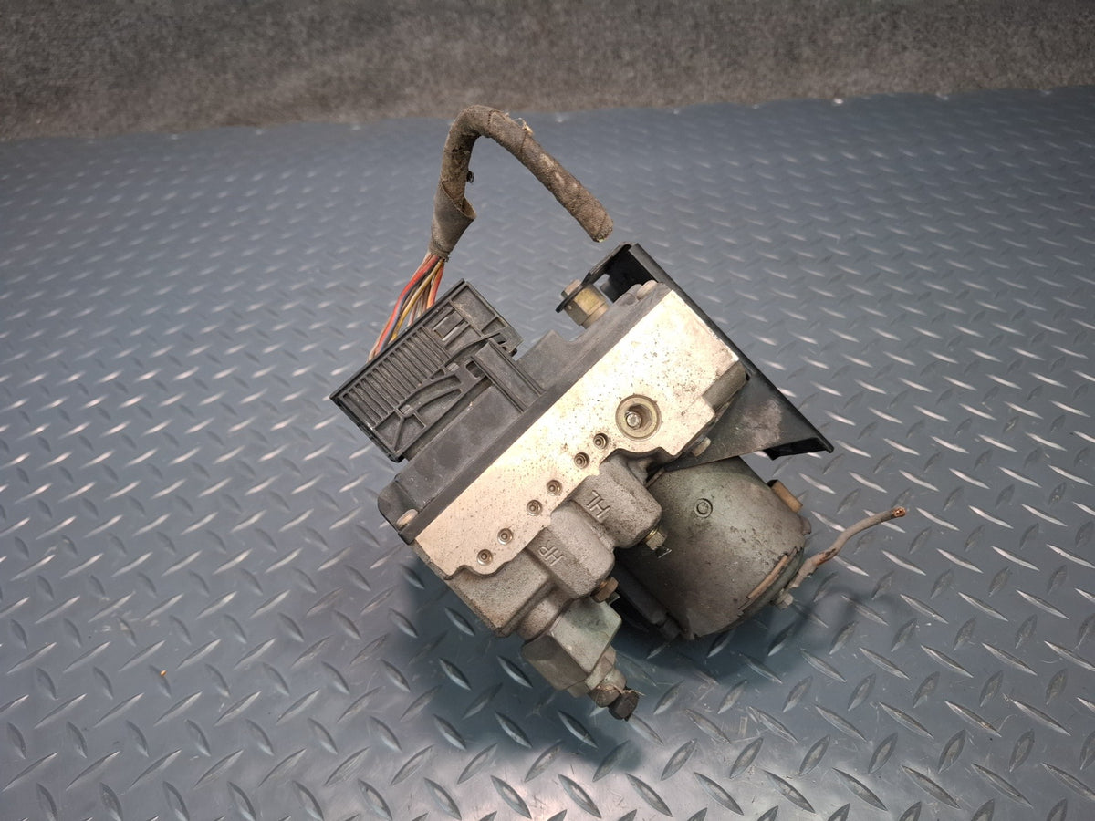 1994-1997 BMW E31 840Ci Anti Lock Brake ABS Pump Module