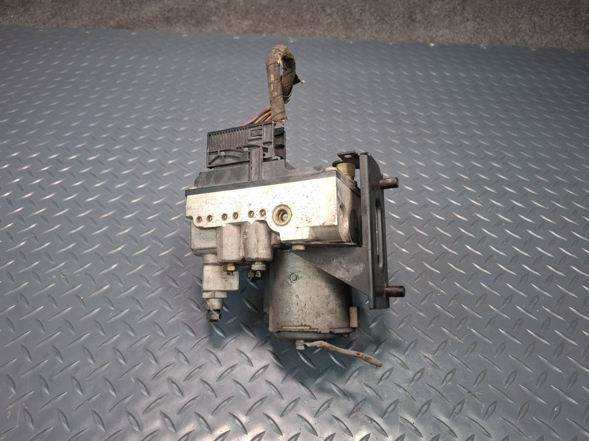 1994-1997 BMW E31 840Ci Anti Lock Brake ABS Pump Module