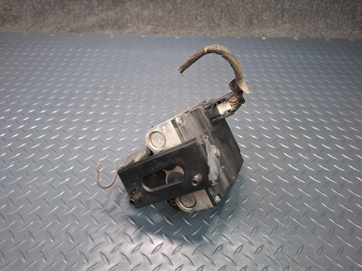 1994-1997 BMW E31 840Ci Anti Lock Brake ABS Pump Module