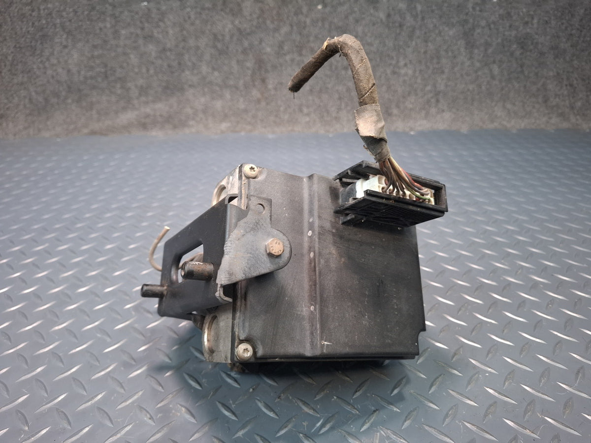 1994-1997 BMW E31 840Ci Anti Lock Brake ABS Pump Module