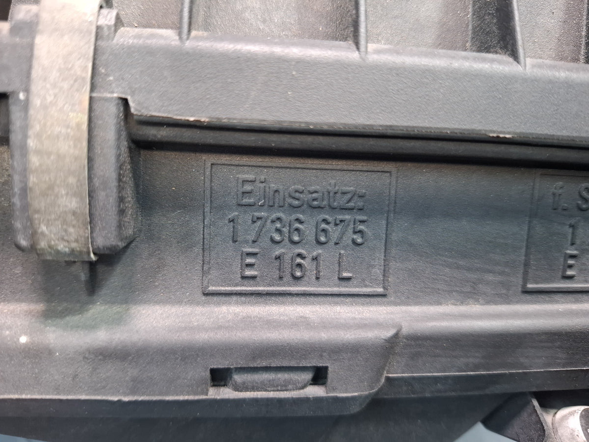 1994-1997 BMW E31 840Ci M62 Air Intake Cleaner Filter Box w MAF Sensor