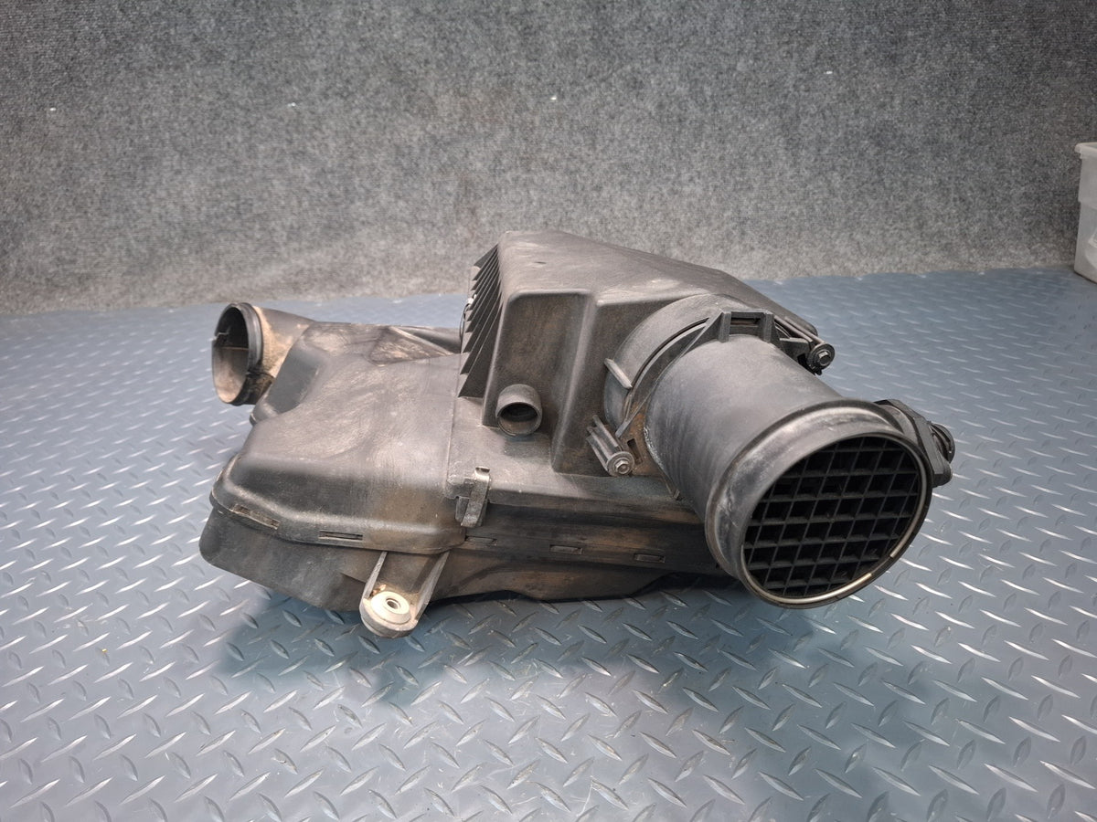 1994-1997 BMW E31 840Ci M62 Air Intake Cleaner Filter Box w MAF Sensor
