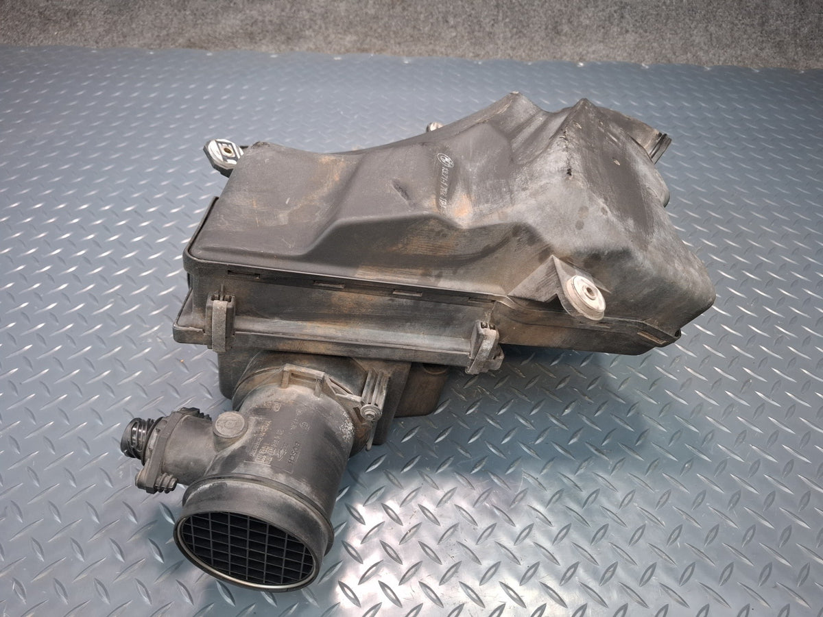 1994-1997 BMW E31 840Ci M62 Air Intake Cleaner Filter Box w MAF Sensor