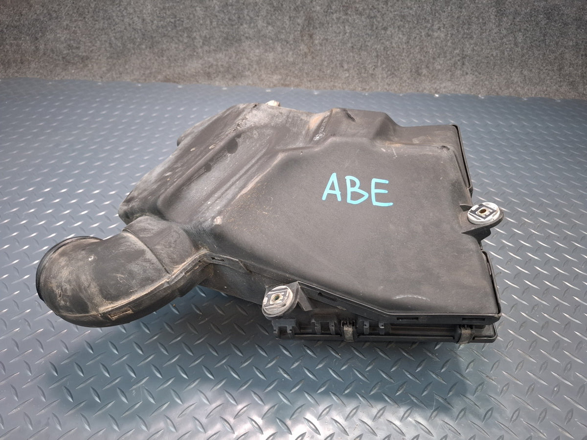 1994-1997 BMW E31 840Ci M62 Air Intake Cleaner Filter Box w MAF Sensor