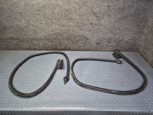 02-05 Ford Thunderbird Set of 2 Left & Right Door Weatherstrip Seal OEM