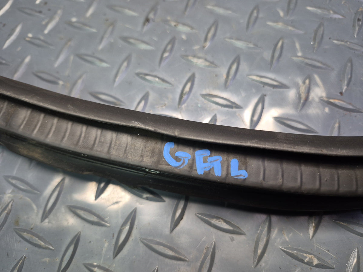 02-05 Ford Thunderbird Set of 2 Left & Right Door Weatherstrip Seal OEM