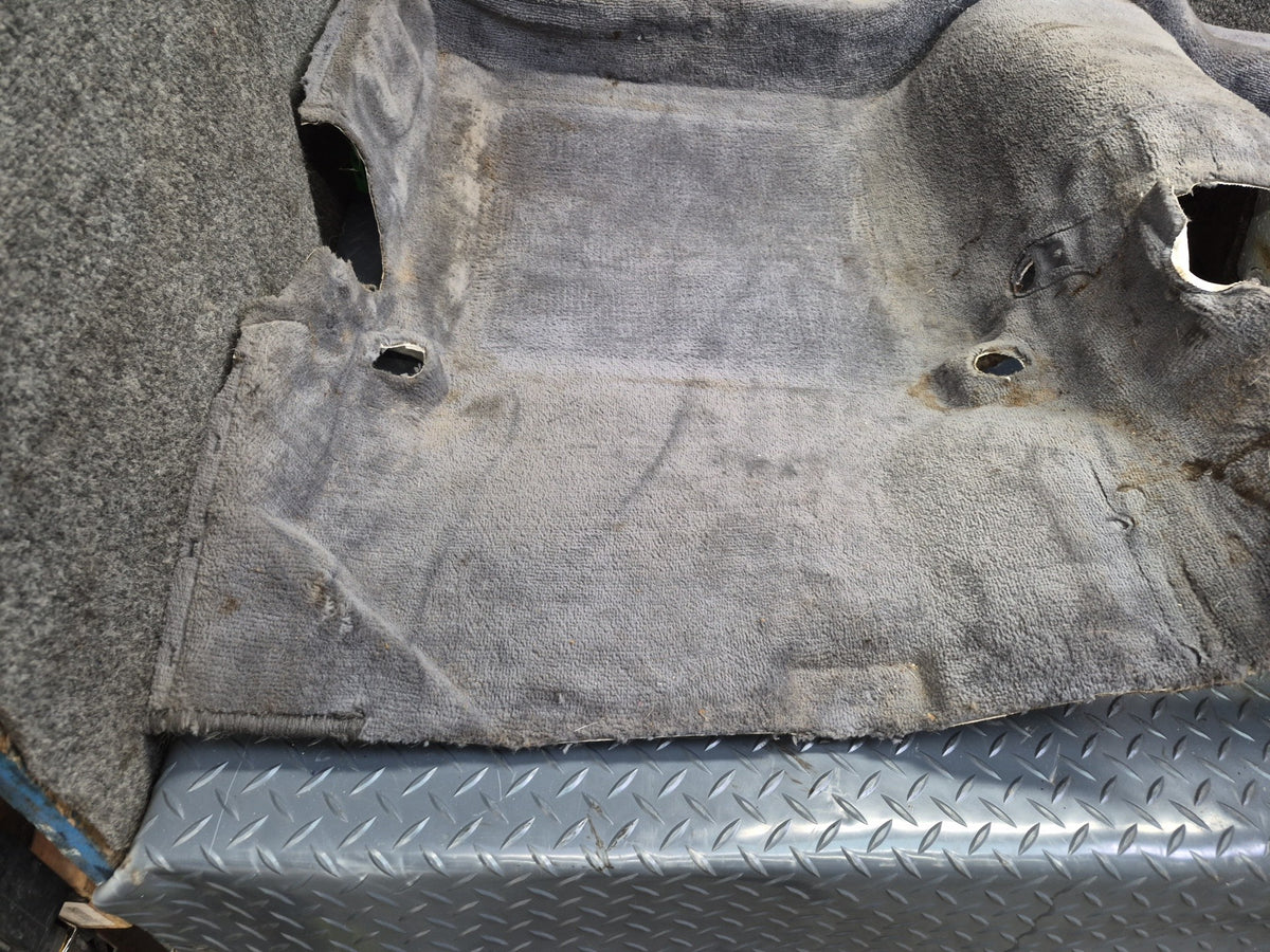 84-86 Toyota Cressida MX73 Sedan Set of 4 Interior Floor MAT Carpet Liner Dmgd