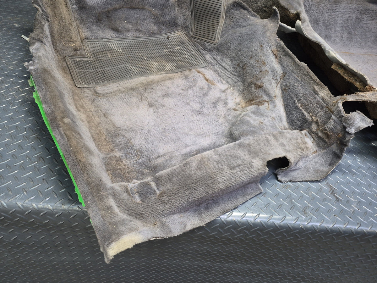 84-86 Toyota Cressida MX73 Sedan Set of 4 Interior Floor MAT Carpet Liner Dmgd