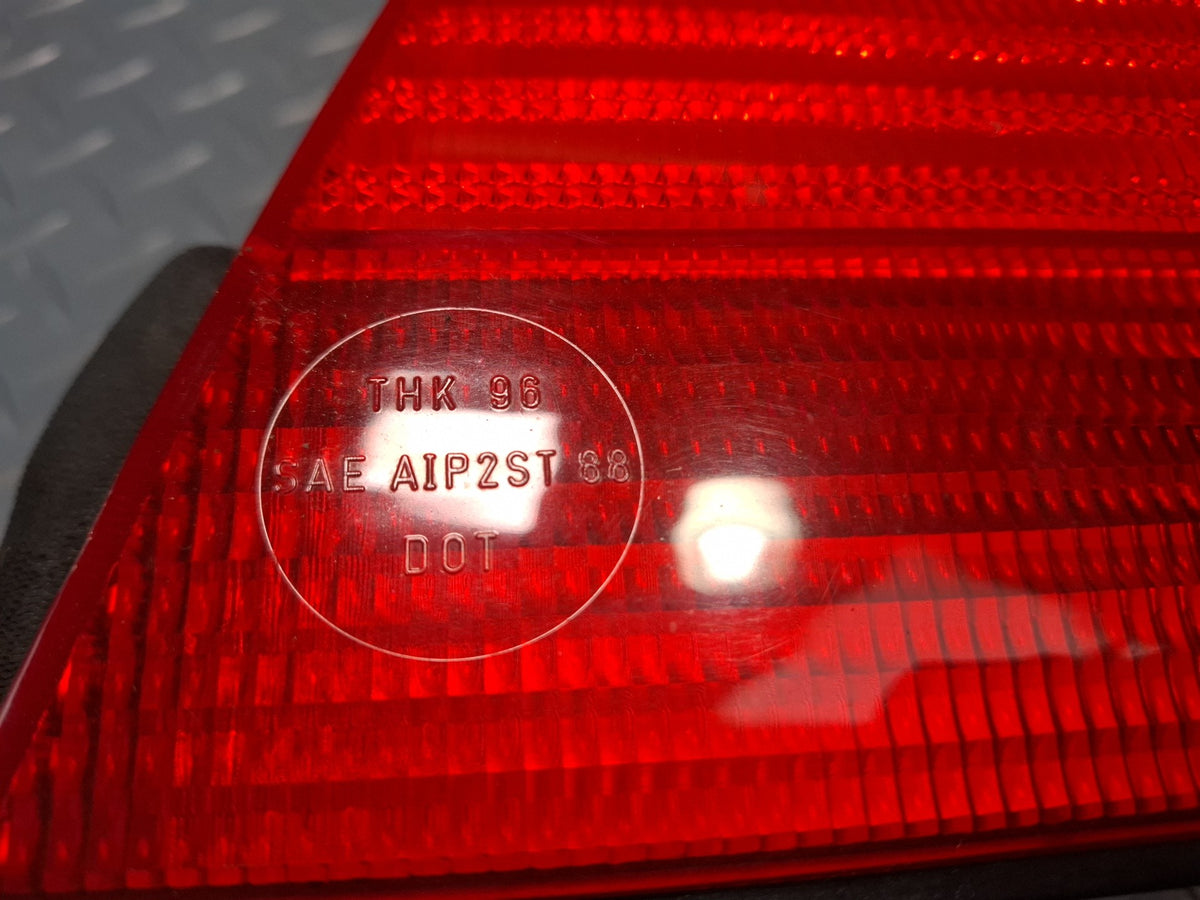1994-1997 BMW E31 840Ci Rear Right Outer Tail Light Lamp 8354270