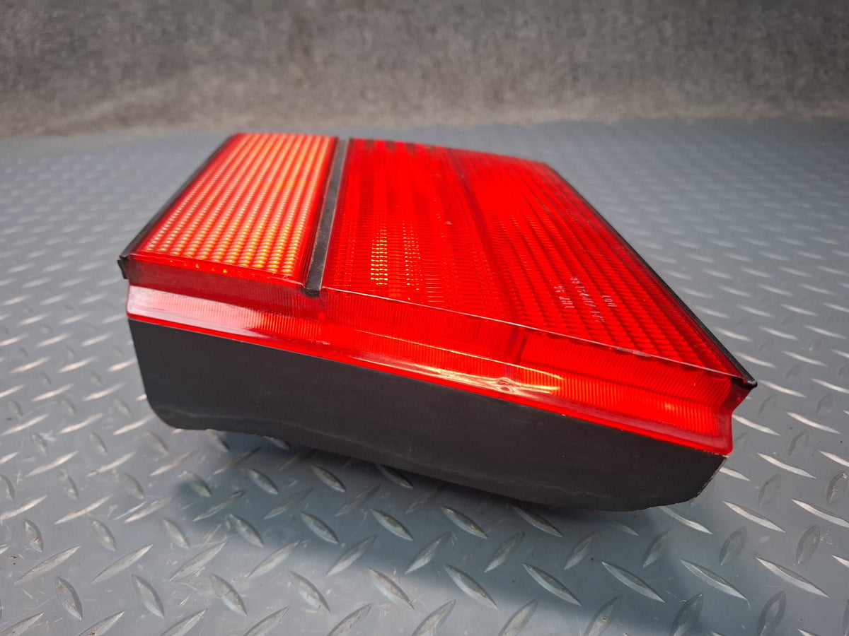 1994-1997 BMW E31 840Ci Rear Right Outer Tail Light Lamp 8354270