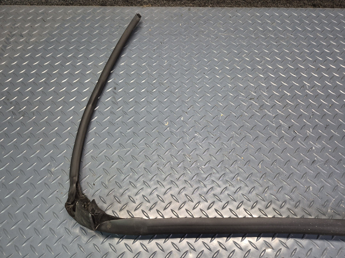 02-05 Ford Thunderbird Front Windshield Weatherstrip Seal OEM