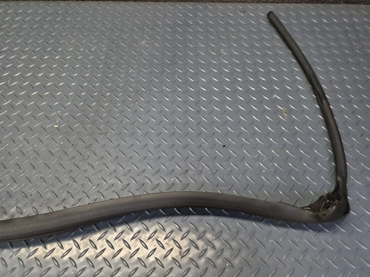 02-05 Ford Thunderbird Front Windshield Weatherstrip Seal OEM