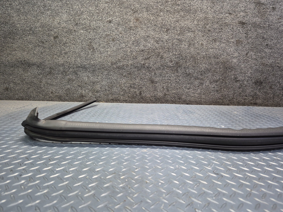 02-05 Ford Thunderbird Front Windshield Weatherstrip Seal OEM