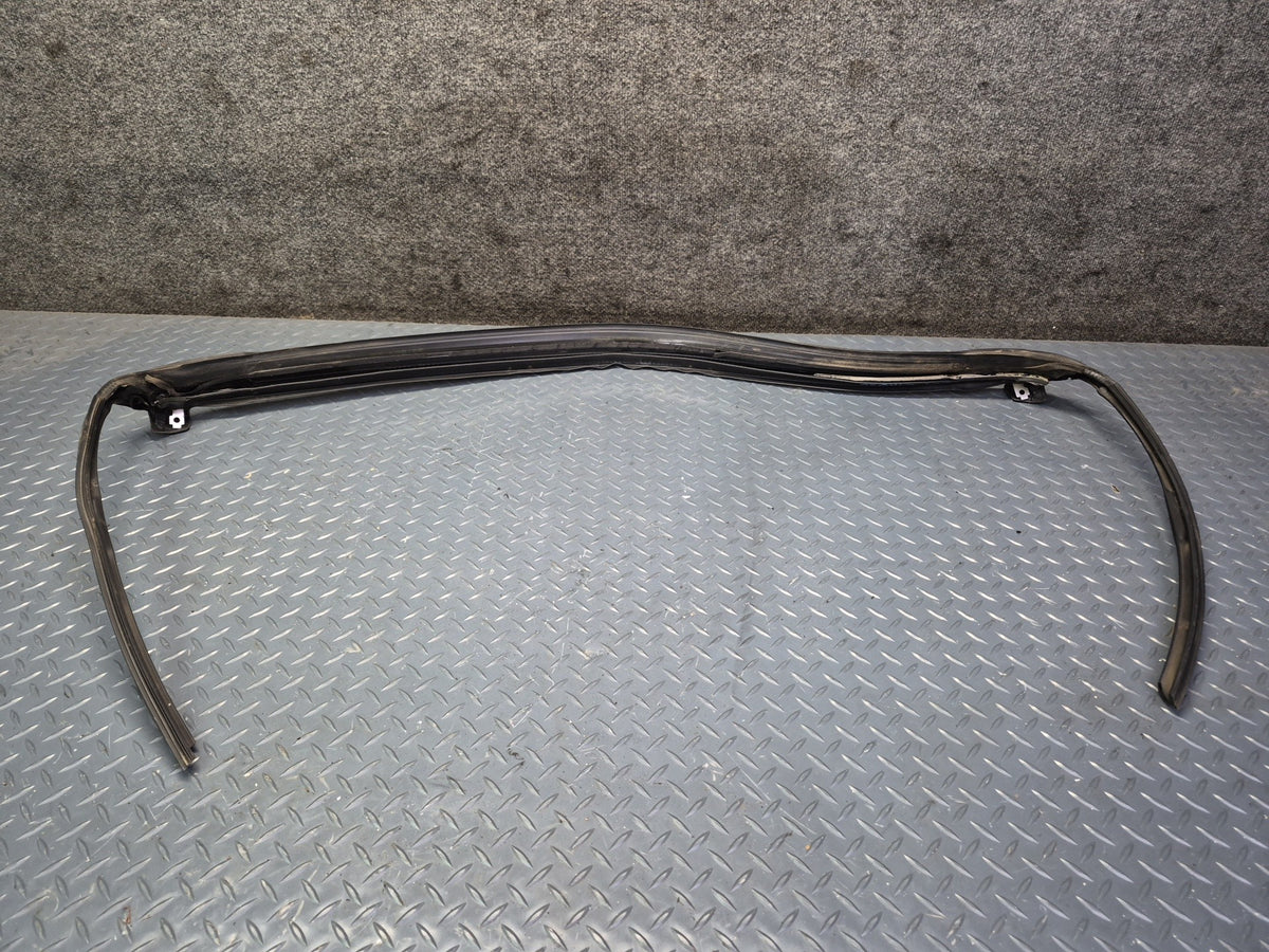 02-05 Ford Thunderbird Front Windshield Weatherstrip Seal OEM