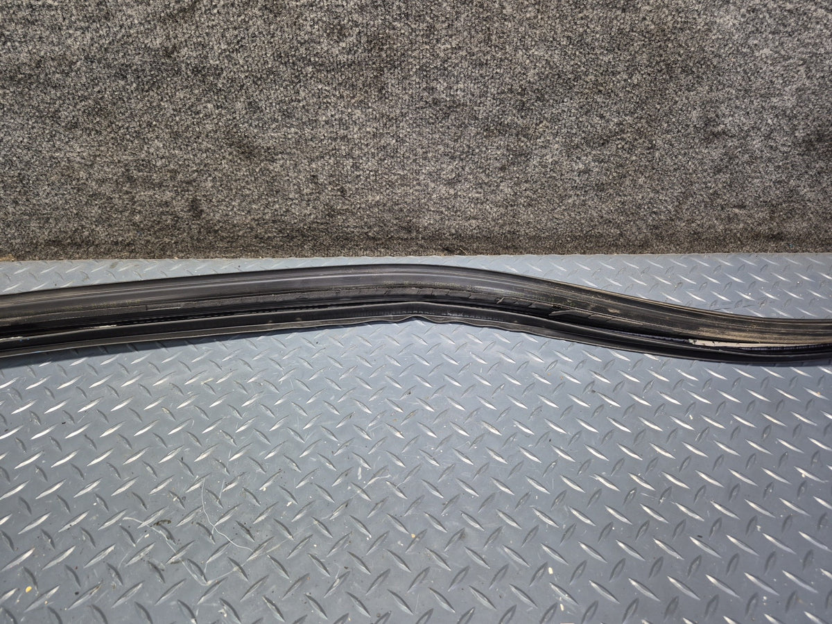 02-05 Ford Thunderbird Front Windshield Weatherstrip Seal OEM