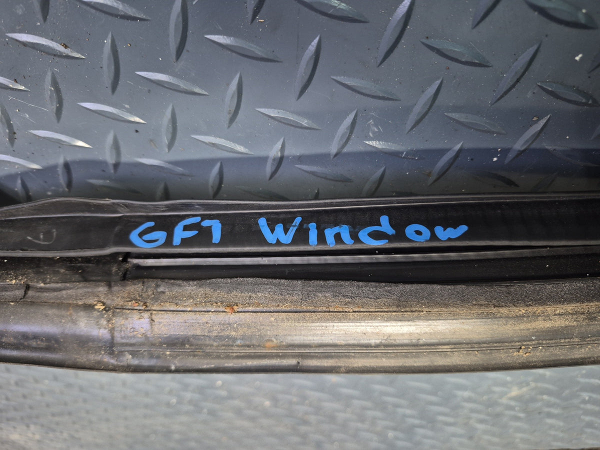 02-05 Ford Thunderbird Front Windshield Weatherstrip Seal OEM