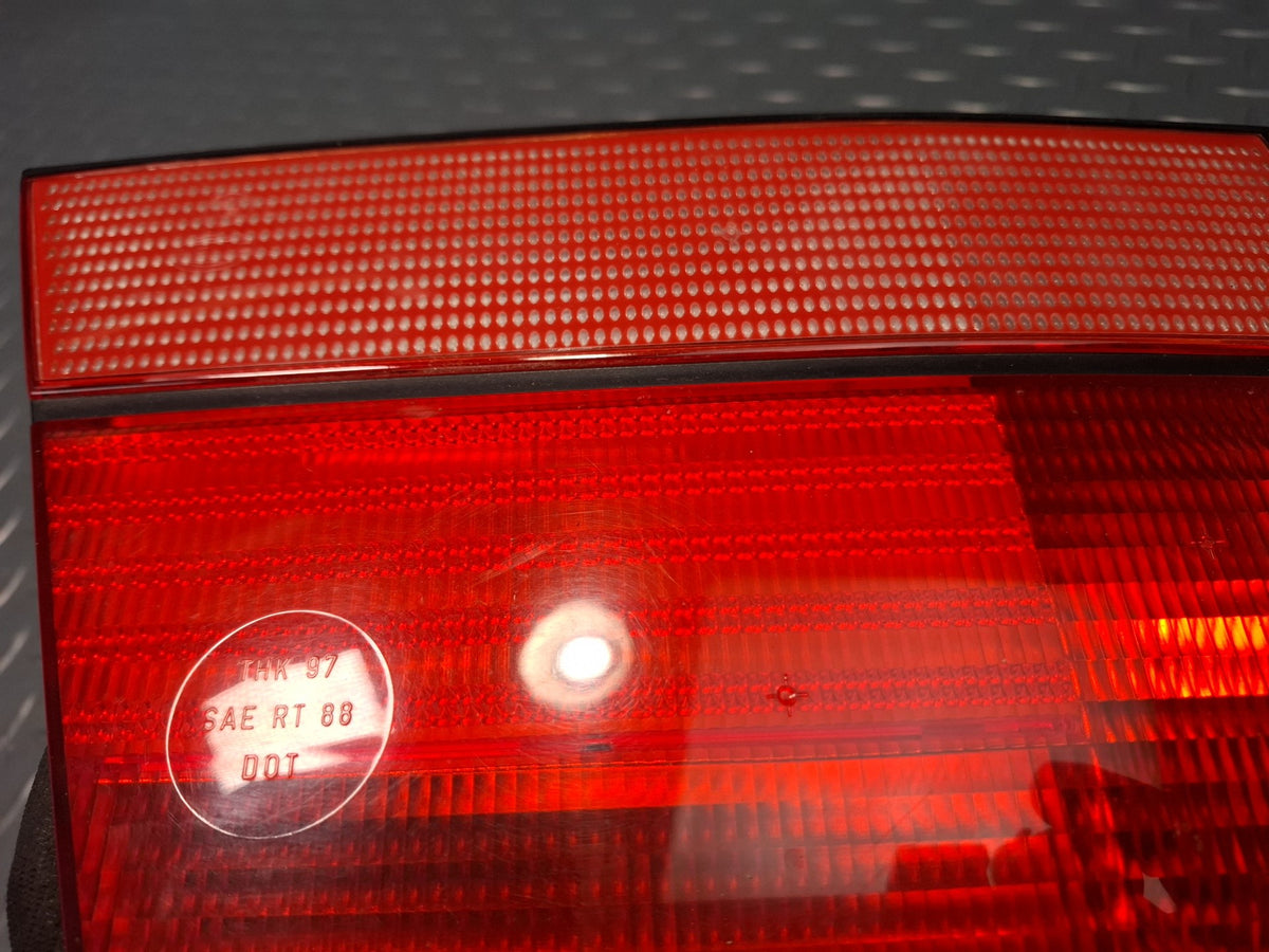 1994-1997 BMW E31 840Ci Rear Left Inner Trunk Lid Tail Light Lamp 1383375