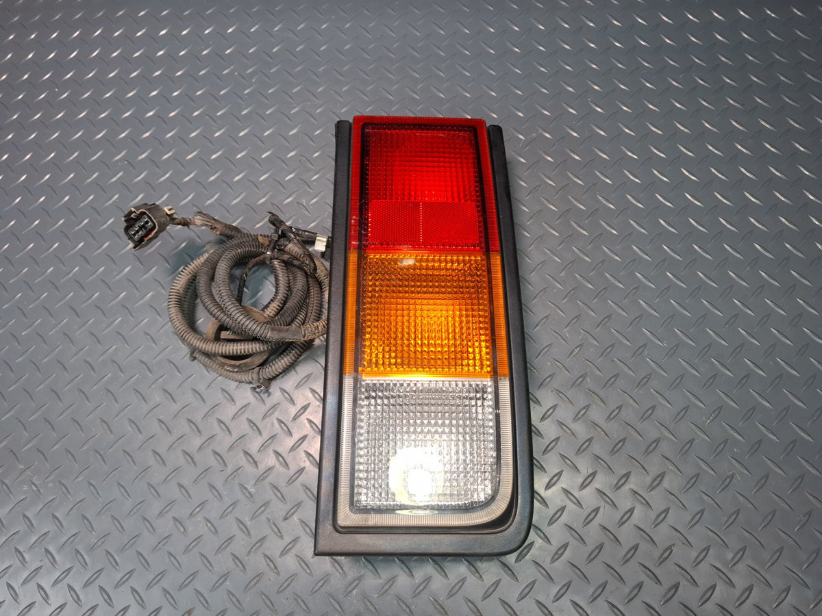 2003-2007 Hummer H2 Rear Right Passenger Side Tail Light Lamp