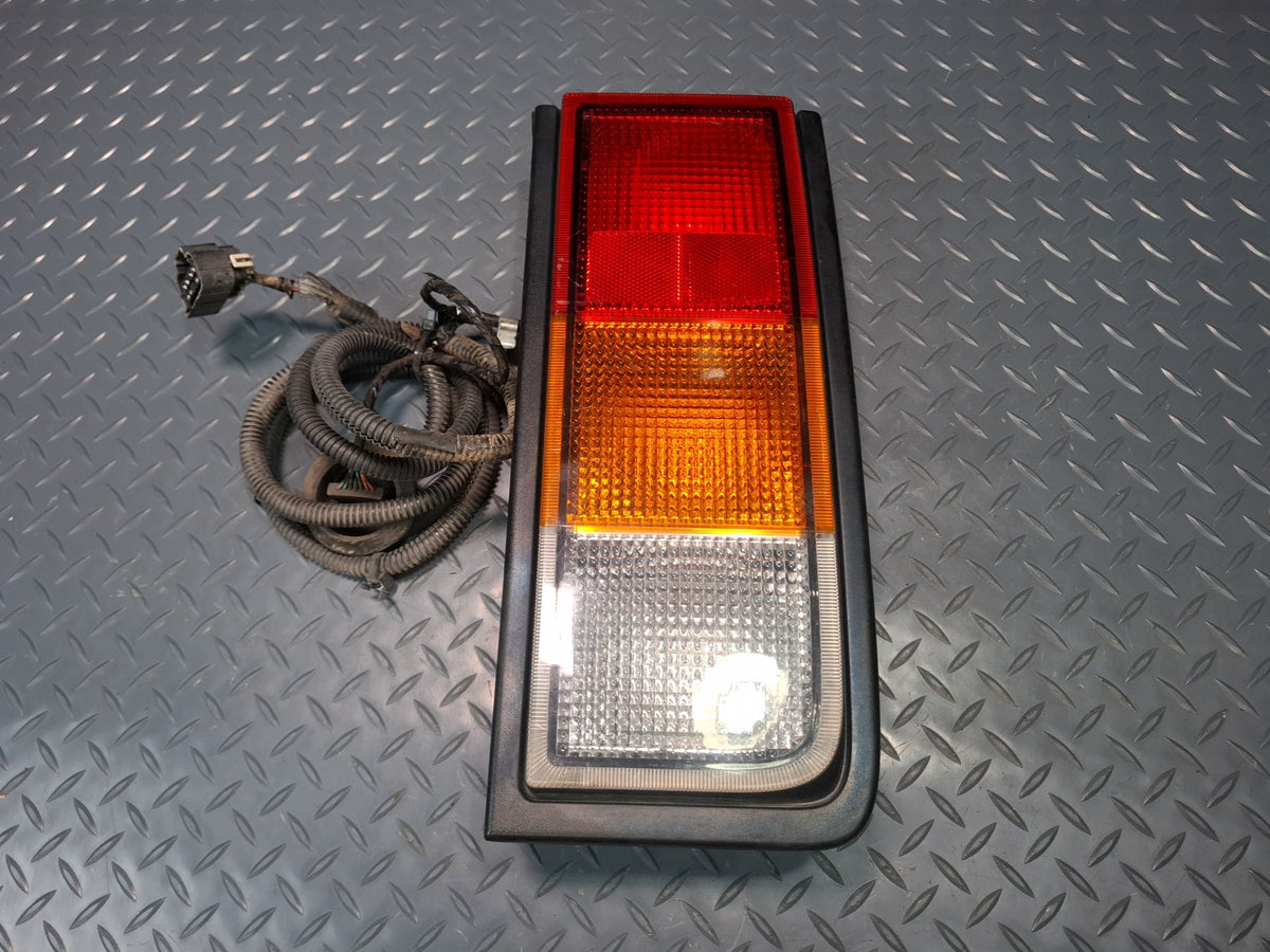 2003-2007 Hummer H2 Rear Right Passenger Side Tail Light Lamp