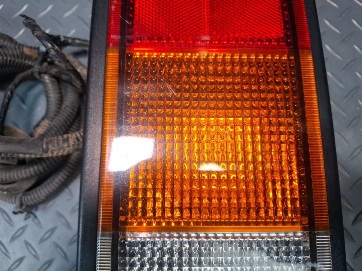 2003-2007 Hummer H2 Rear Right Passenger Side Tail Light Lamp