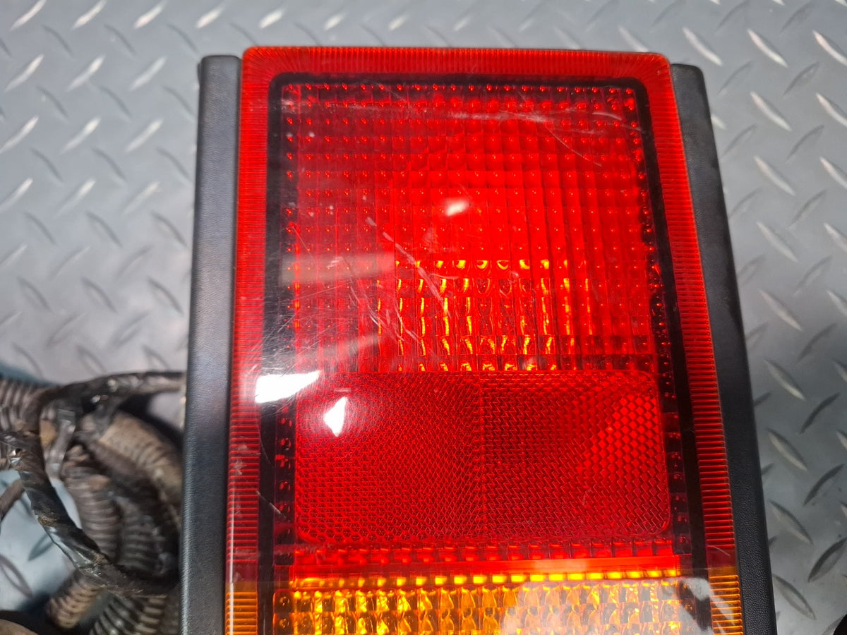 2003-2007 Hummer H2 Rear Right Passenger Side Tail Light Lamp