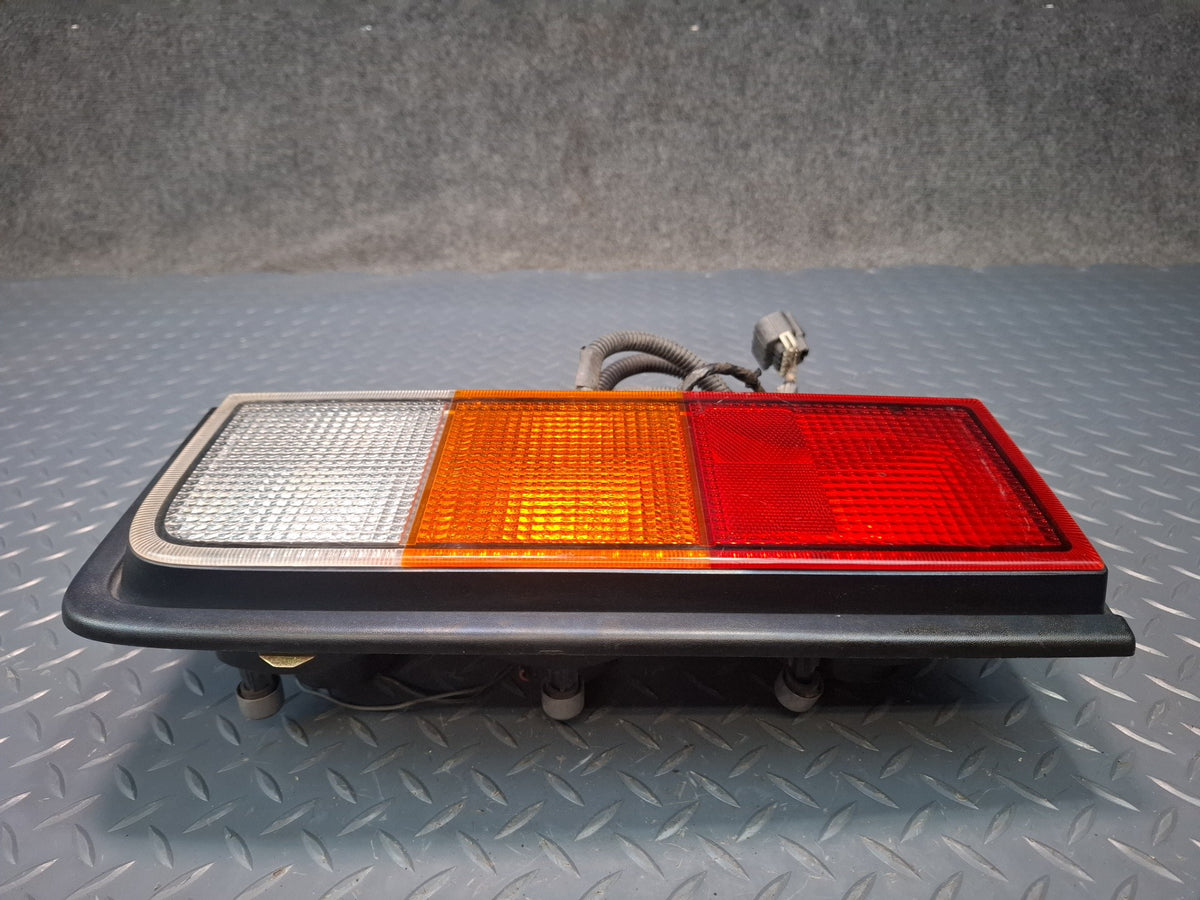 2003-2007 Hummer H2 Rear Right Passenger Side Tail Light Lamp