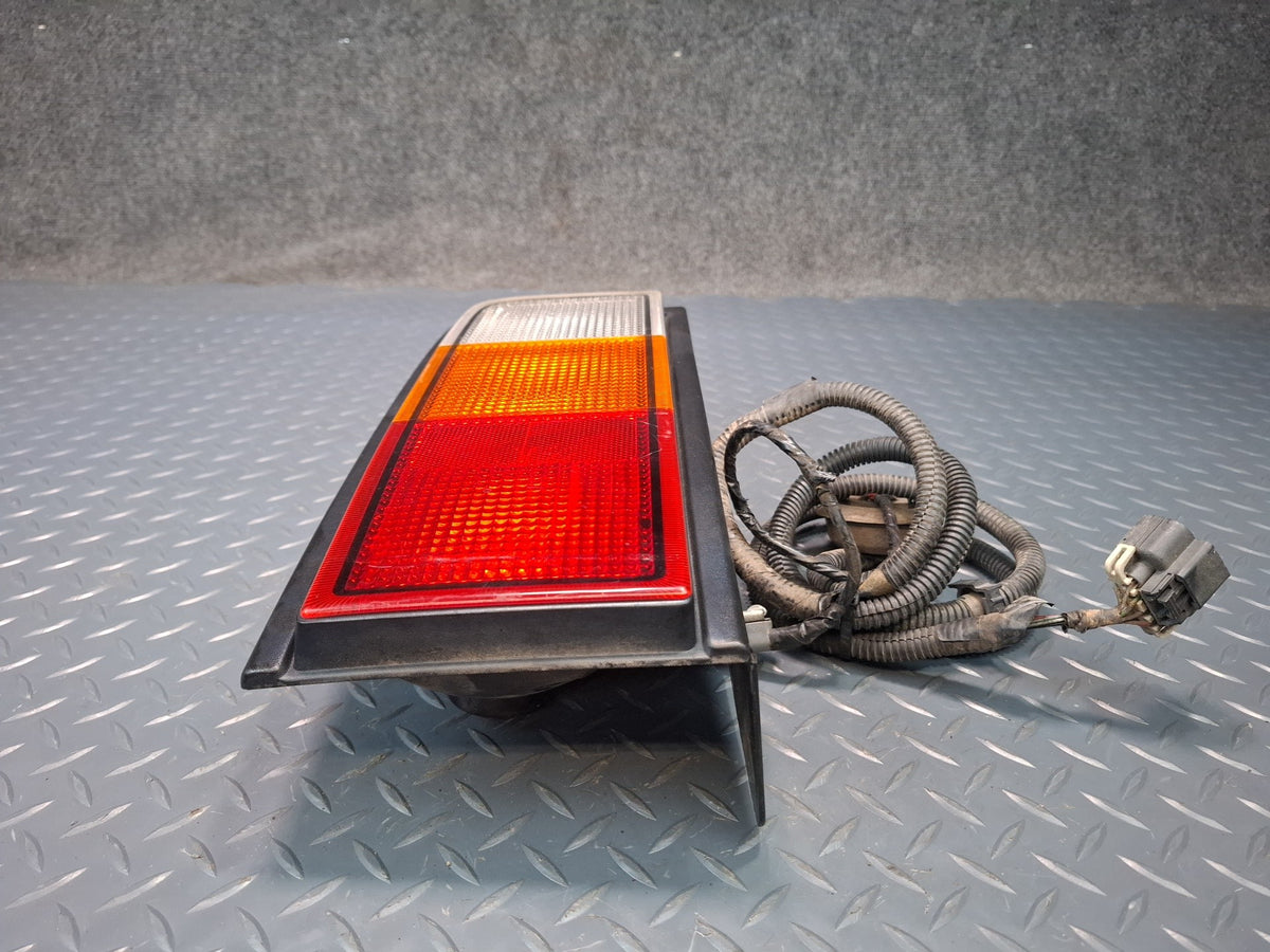 2003-2007 Hummer H2 Rear Right Passenger Side Tail Light Lamp