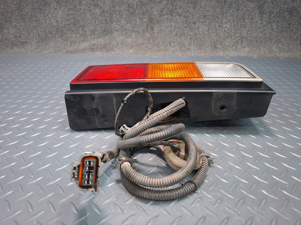 2003-2007 Hummer H2 Rear Right Passenger Side Tail Light Lamp