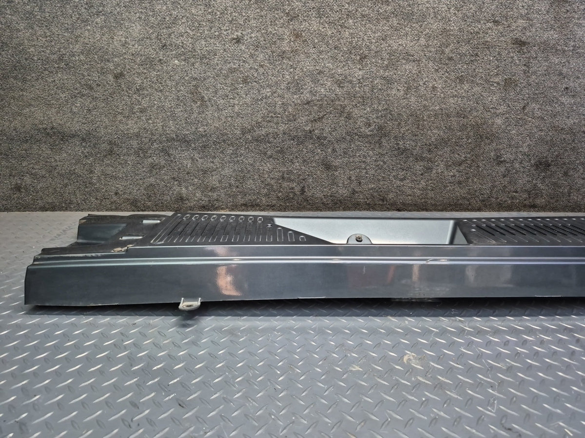 2003-2007 Hummer H2 Front Hood Cowl Vent Trim Panel 15211663