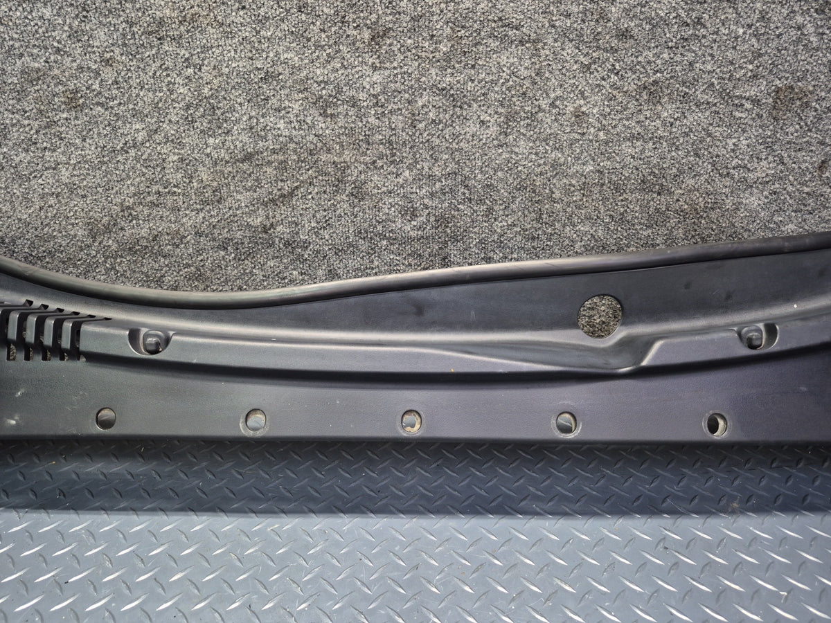 02-05 Ford Thunderbird Front Windshield Wiper Cowl Vent Trim Panel OEM
