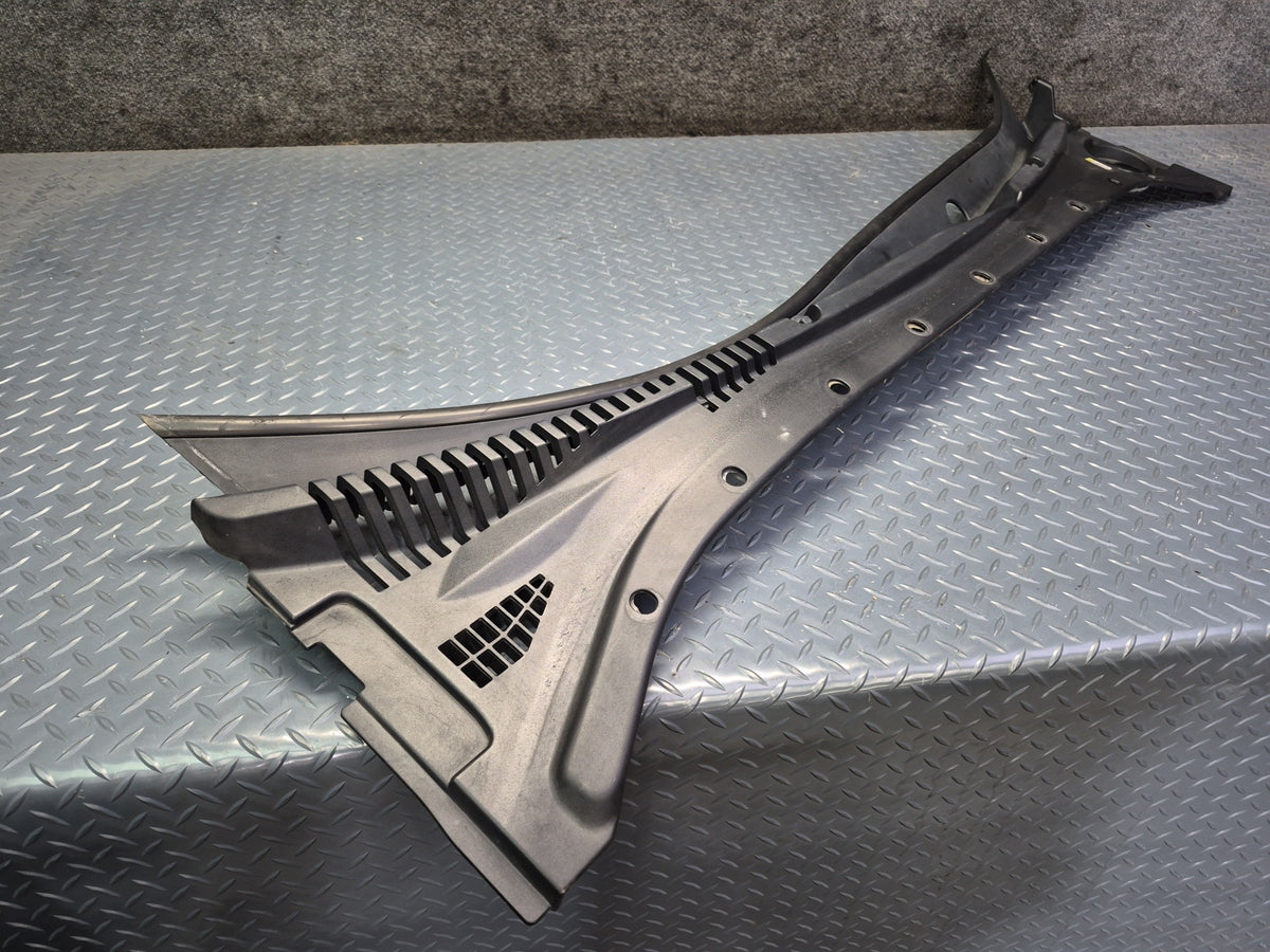 02-05 Ford Thunderbird Front Windshield Wiper Cowl Vent Trim Panel OEM