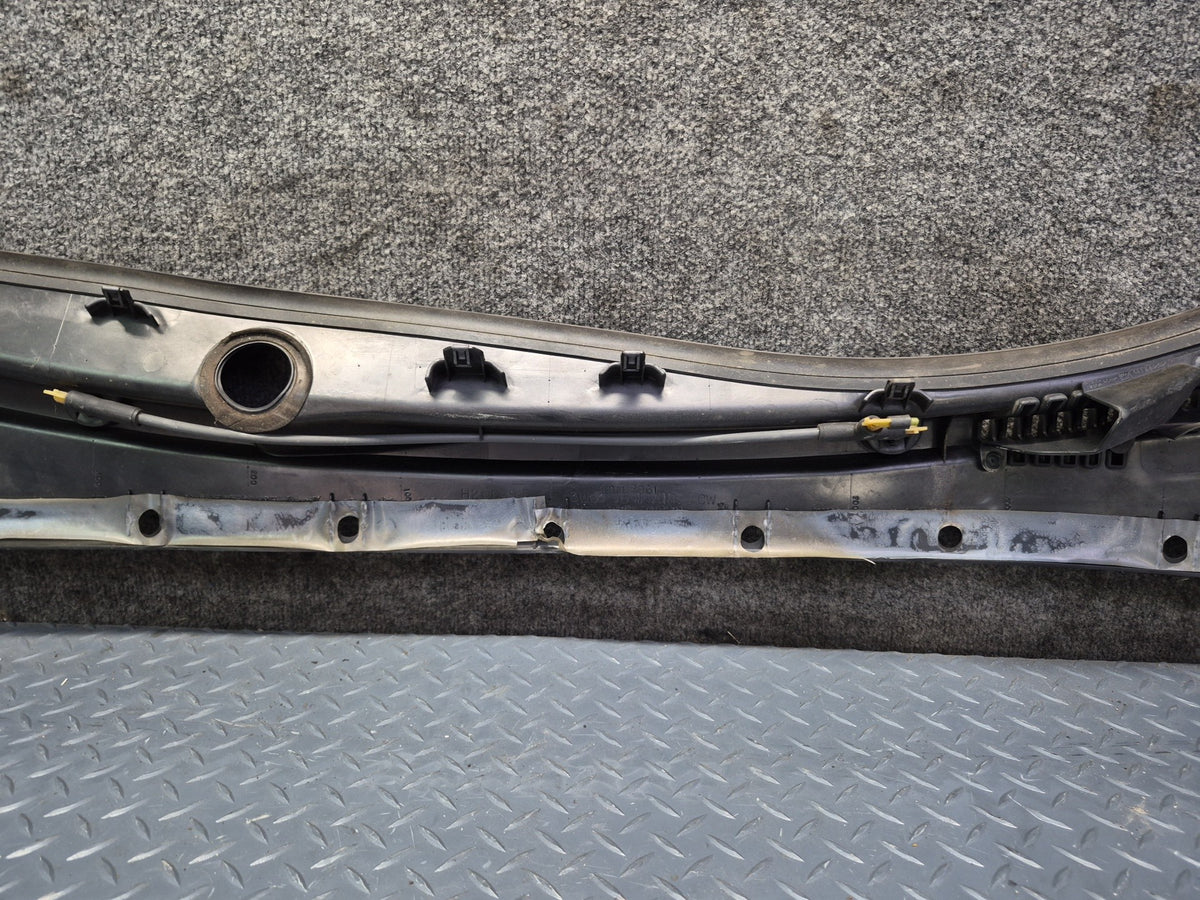 02-05 Ford Thunderbird Front Windshield Wiper Cowl Vent Trim Panel OEM
