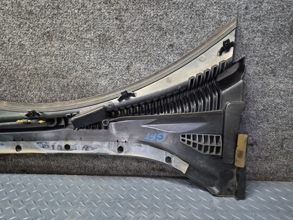 02-05 Ford Thunderbird Front Windshield Wiper Cowl Vent Trim Panel OEM