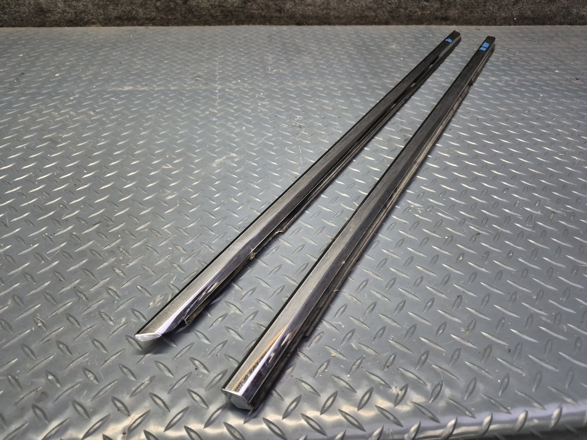 01-06 Lexus UCF30L LS430 Front & Rear Right Door Weatherstrip Molding Set OEM