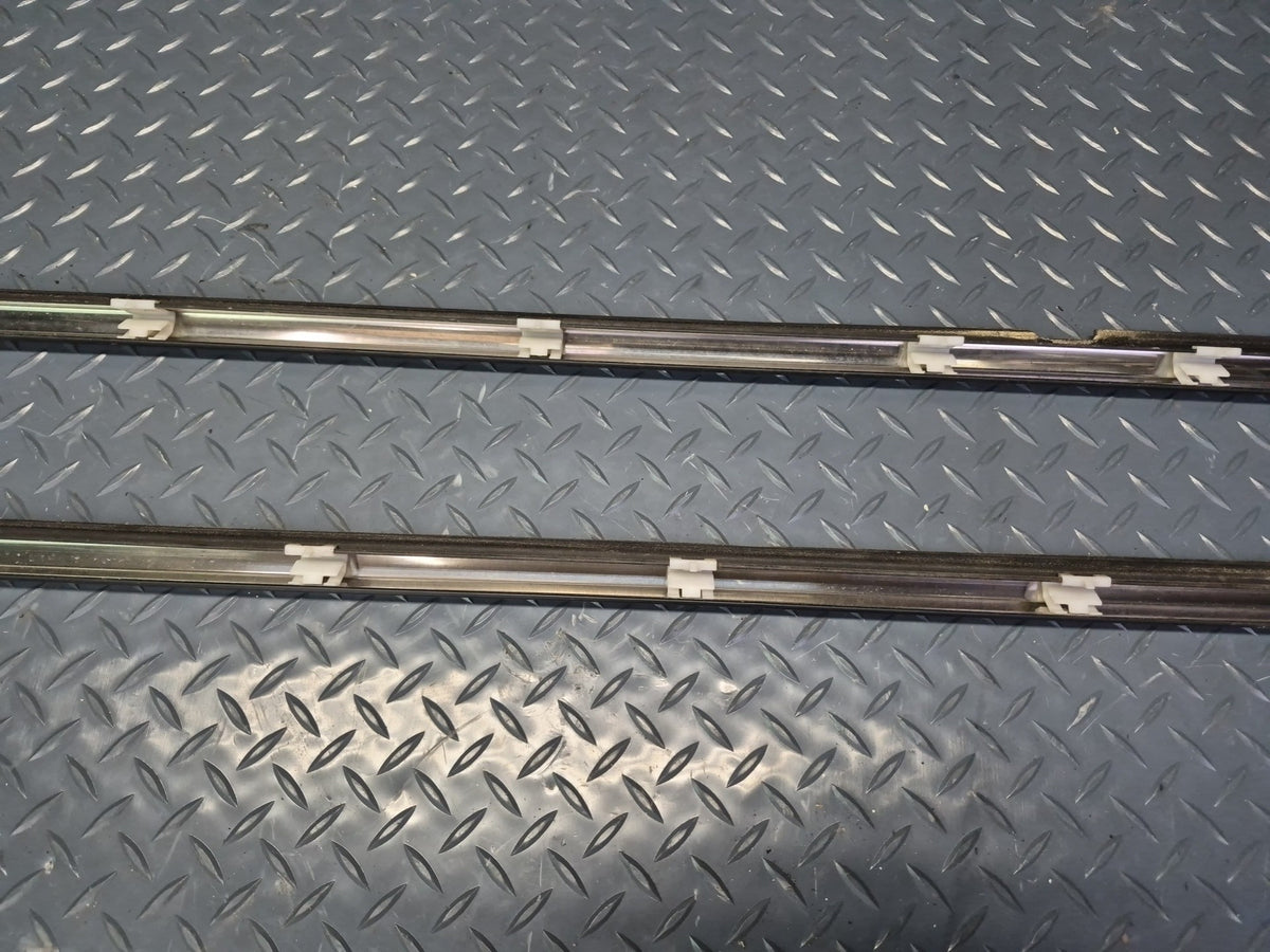 01-06 Lexus UCF30L LS430 Front & Rear Right Door Weatherstrip Molding Set OEM