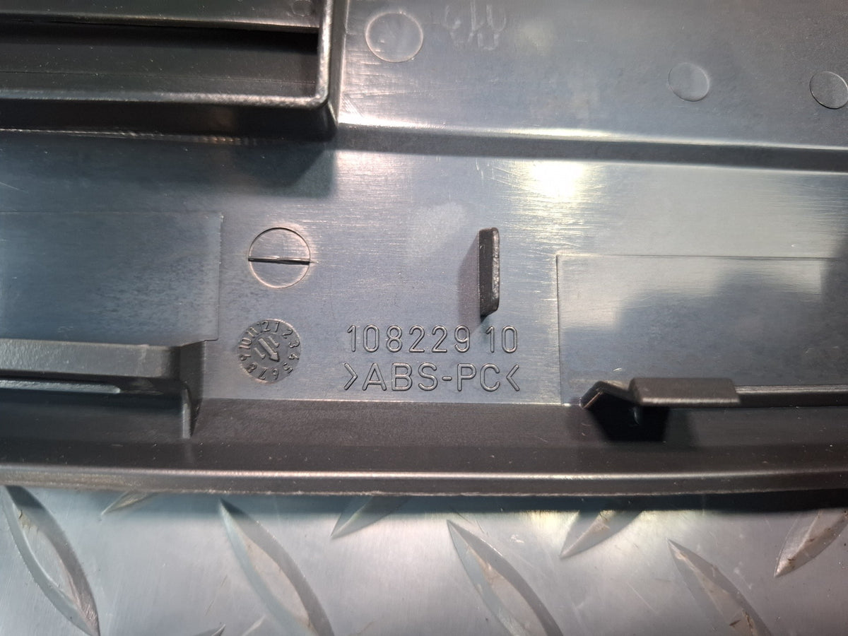 2008-2011 BMW E90 M3 Dash Front Center Air Vent Trim Cover Panel 7130744