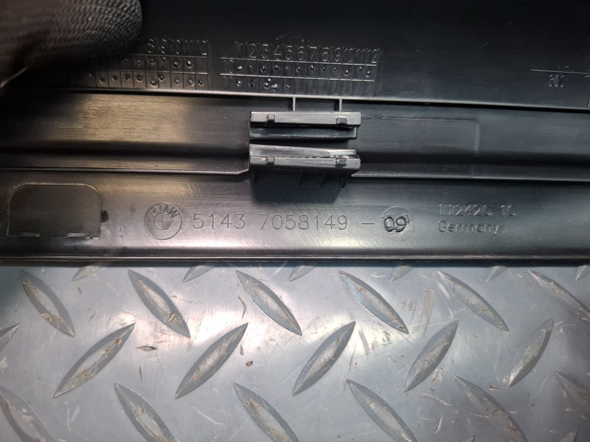 2008-2011 BMW E90 M3 Front Left & Right Door Scuff Sill Plate Trim Panel Set