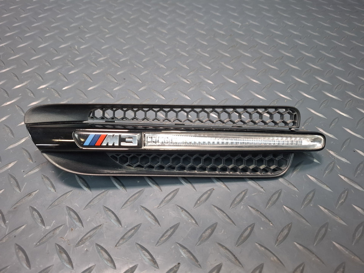 2008-2011 BMW E90 M3 Front Left Fender Marker Light Lamp w Grille