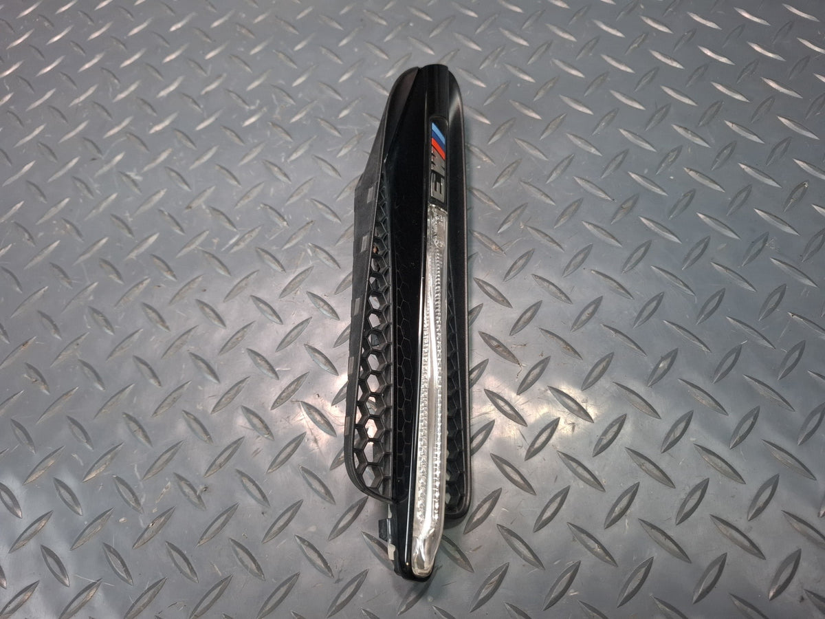 2008-2011 BMW E90 M3 Front Left Fender Marker Light Lamp w Grille