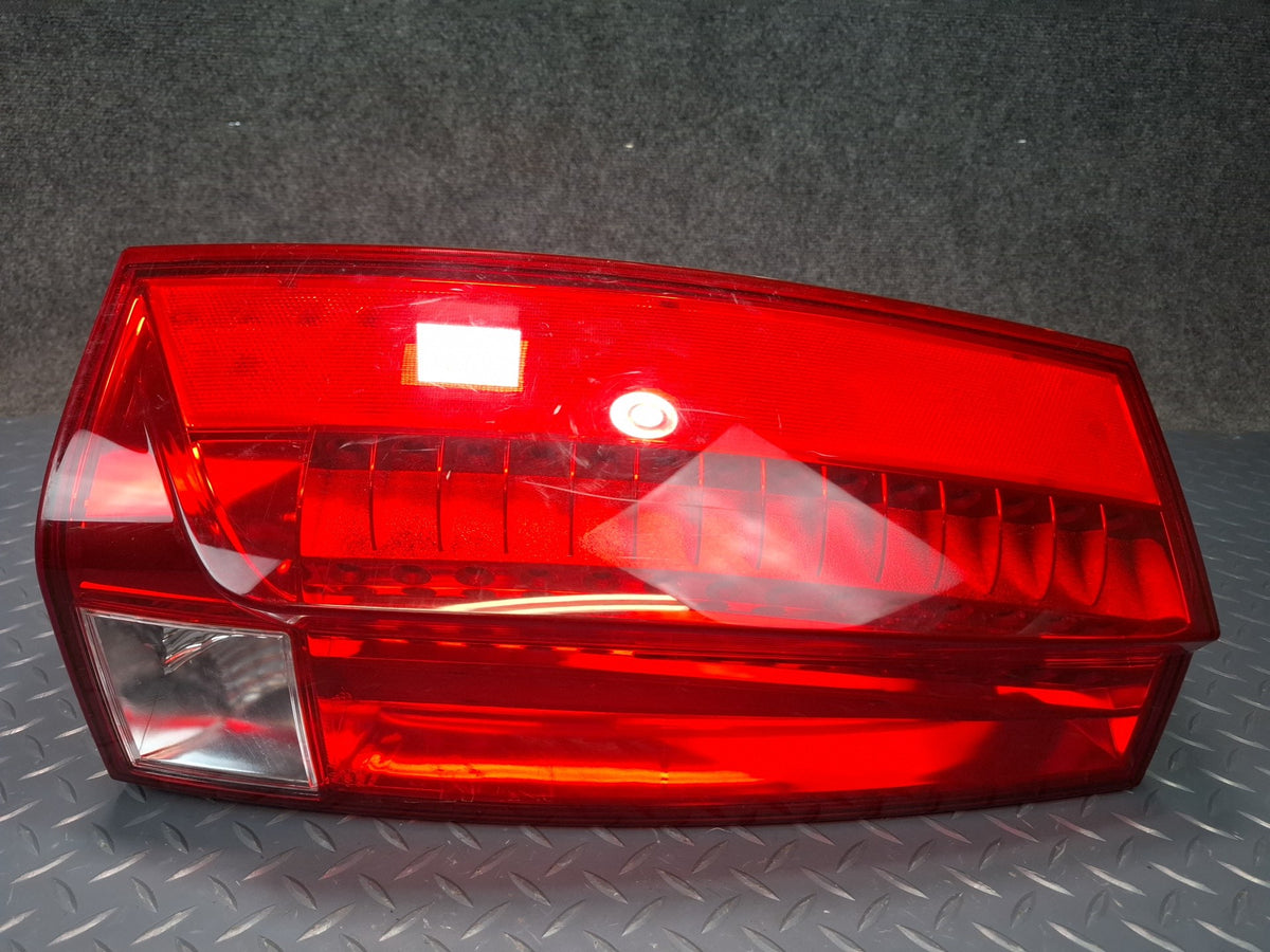 2007-2014 Cadillac Escalade Aftermarket Rear Left & Right Tail Light Lamp Set