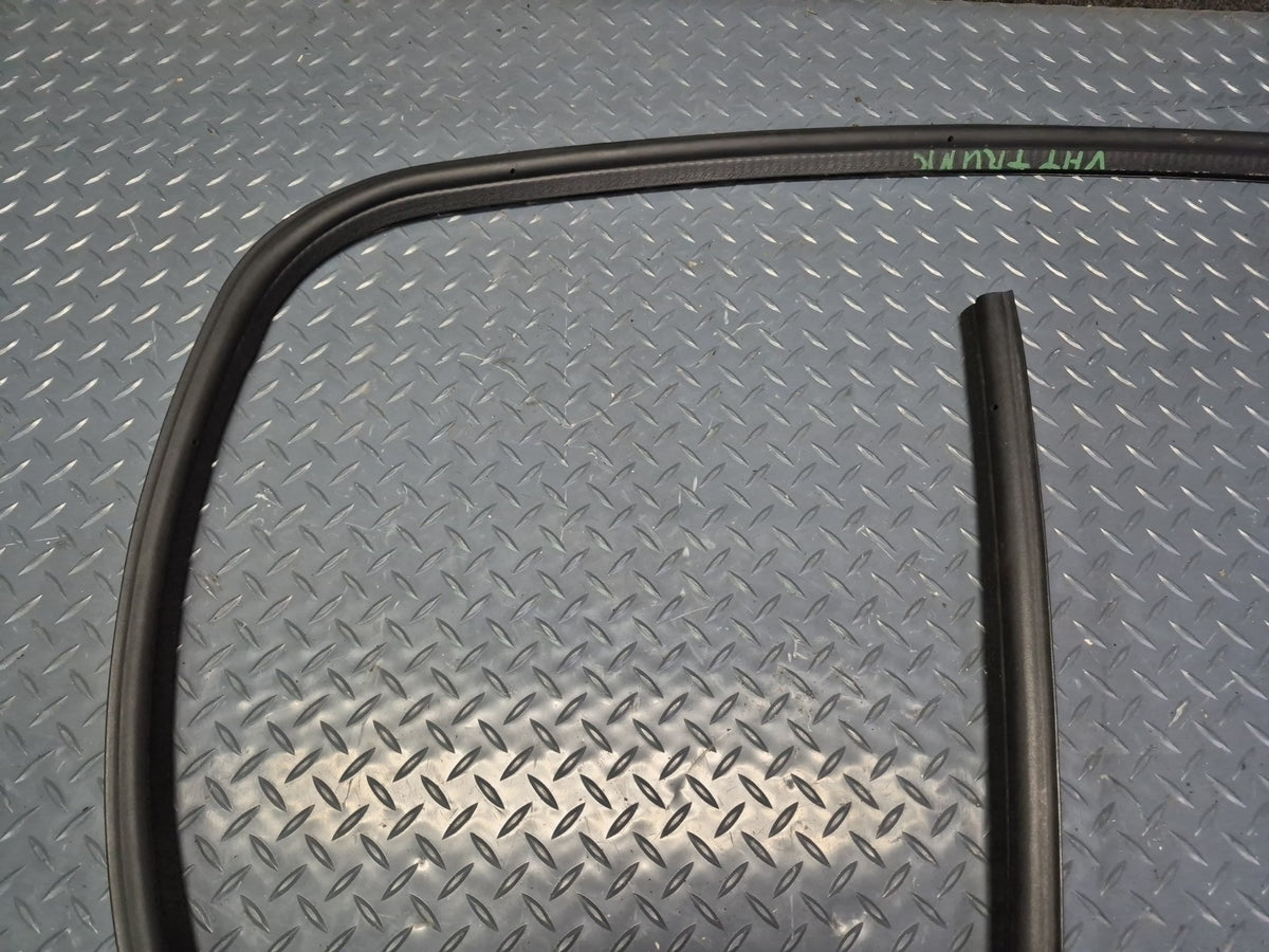2003-2009 Hummer H2 Rear Trunk Tailgate Lift Gate Weather Strip Rubber Seal