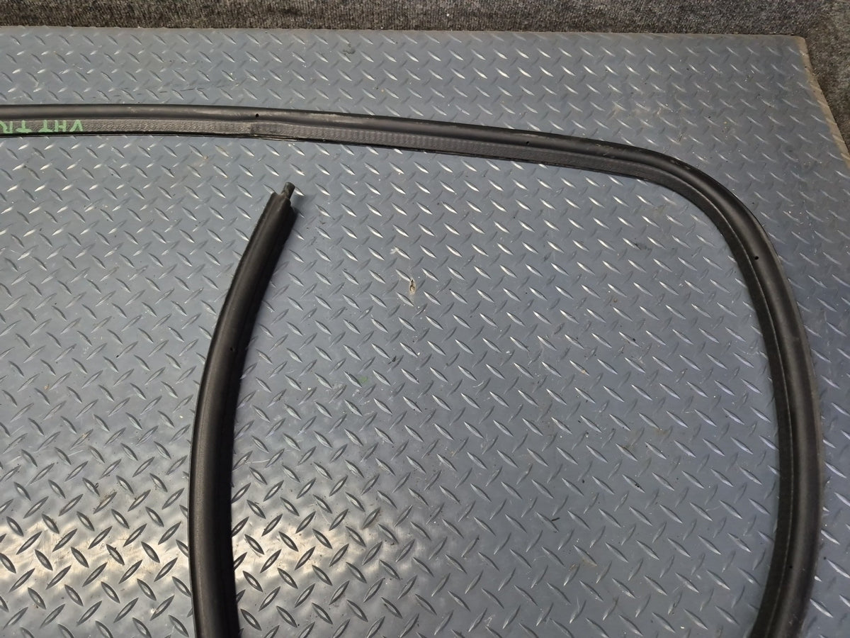 2003-2009 Hummer H2 Rear Trunk Tailgate Lift Gate Weather Strip Rubber Seal