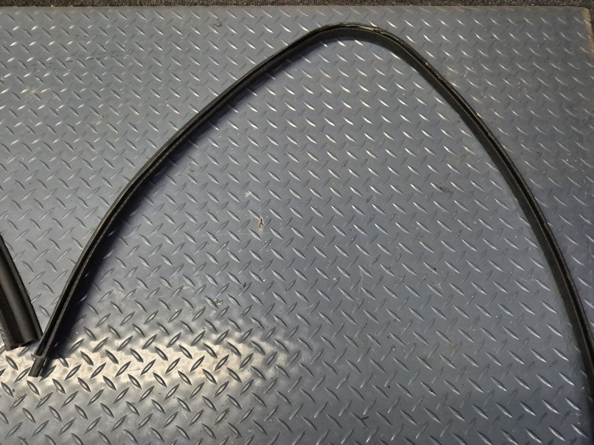 2003-2009 Hummer H2 Rear Trunk Tailgate Lift Gate Weather Strip Rubber Seal