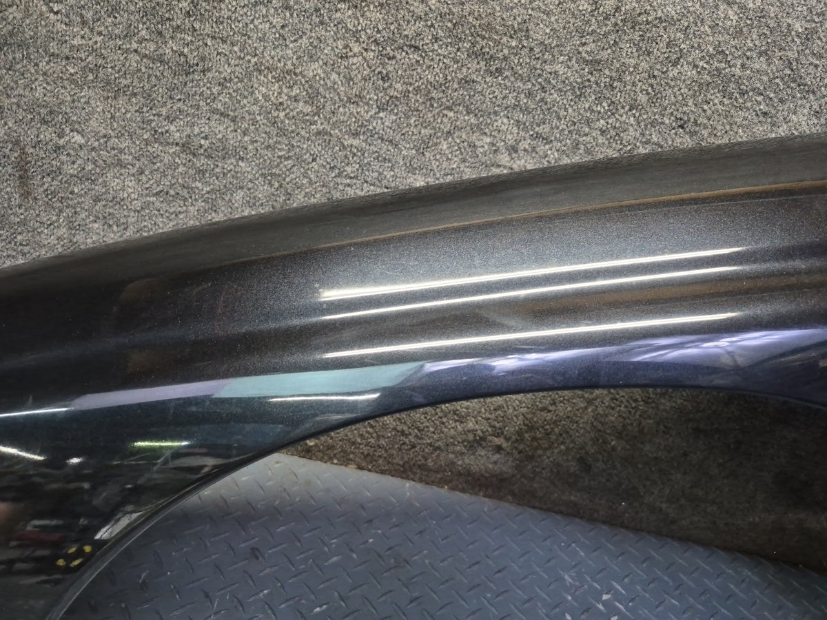 1994-1997 BMW E31 840Ci Front Left Fender Shell Cover Panel Schwarz