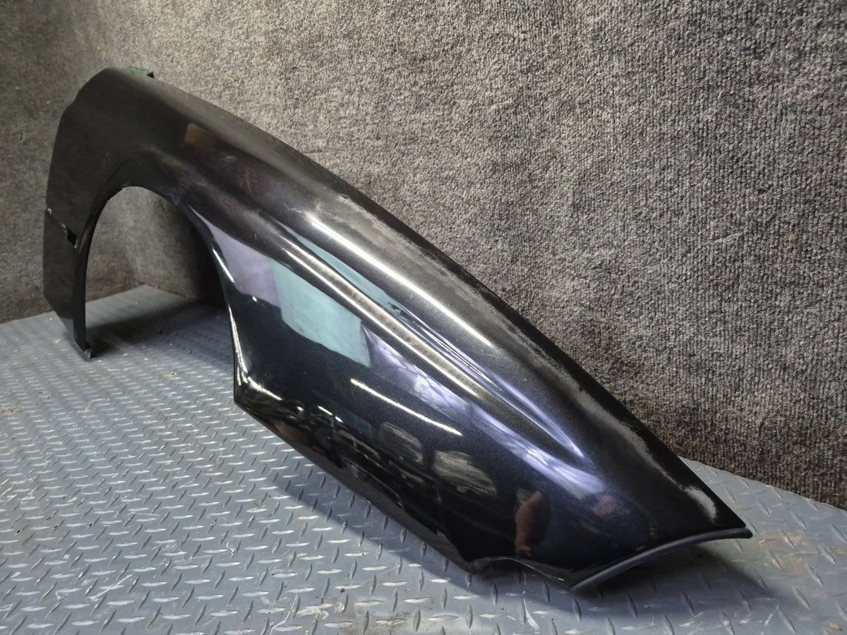 1994-1997 BMW E31 840Ci Front Right Fender Shell Cover Panel Schwarz Damaged